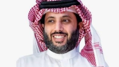 صورة تكريم مؤسسي الاعلام ورواده واجب وضرورة امام عراب الترفيه وزير السعادة